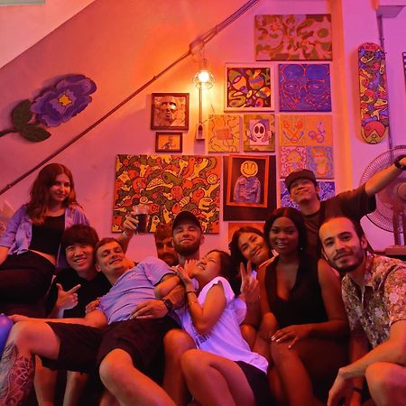 Holy Sheet Hostel Bangkok Esterno foto